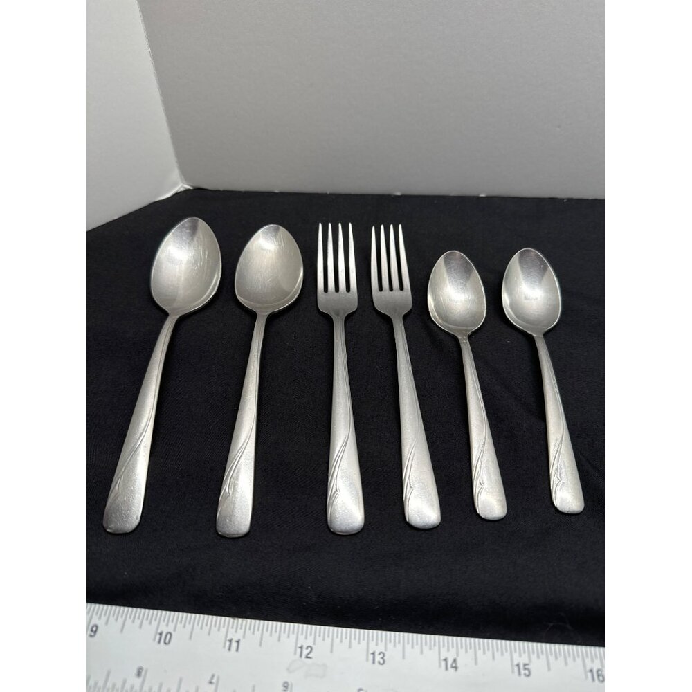 Vintage Oneida Ltd. Oceanic Stainless Steel Flatware Set 6 Pieces - 2 Dinner For